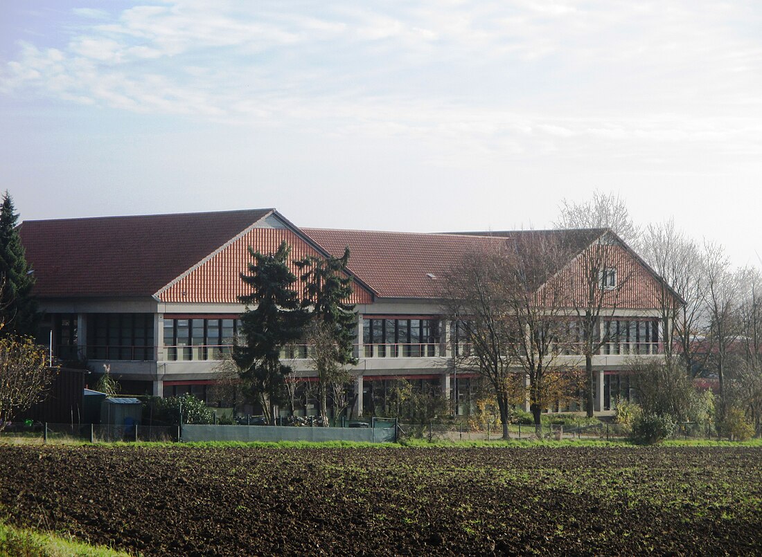 File:Grundschule Groß Elbe.jpg