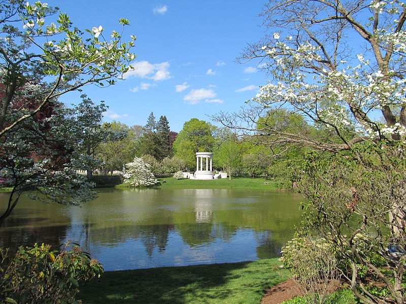 File:Halcyon Lake, Mount Auburn Cemetery, Watertown MA.jpg