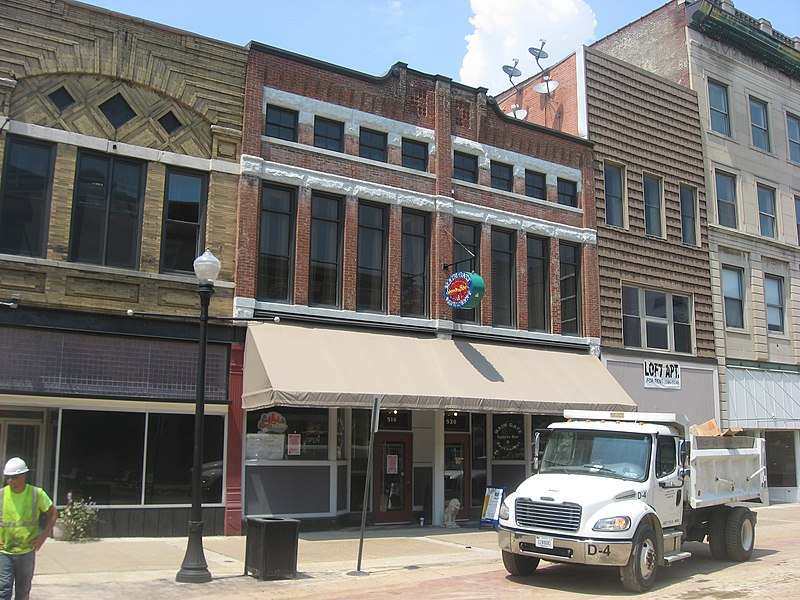 File:Harding and Miller Music Company — Evansville.jpg