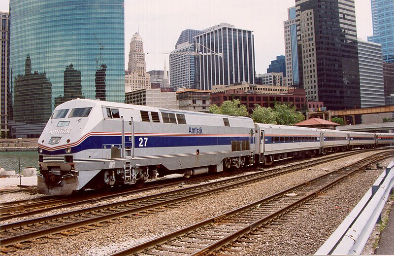 File:Hiawatha Service in Chicago, September 2001.jpg