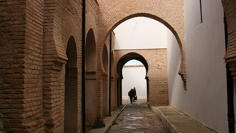 File:Historical passage in El-Eubbad, Tlemcen.jpg