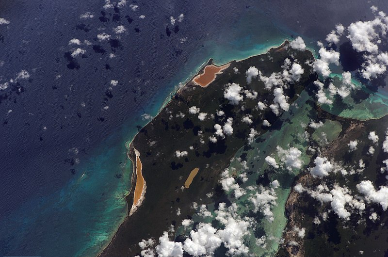 File:ISS015-E-7767 - View of Dominican Republic.jpg