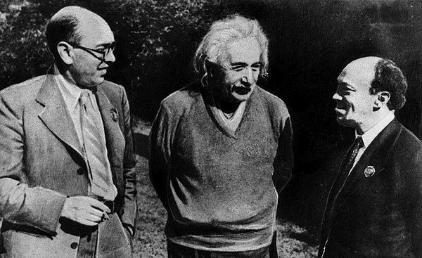 Itzik Feffer, Albert Einstein and Solomon Mikhoels in the United States in 1943.