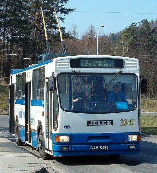 File:Jelcz PR110E at line number 28 in Gdynia 2.jpg