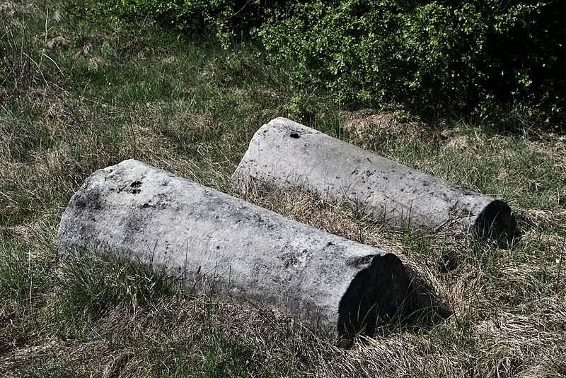 File:Jewish cemetery Bobrowniki IMGP3364.jpg