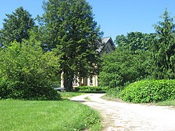 John ve Cynthia Garwood Farmhouse.jpg