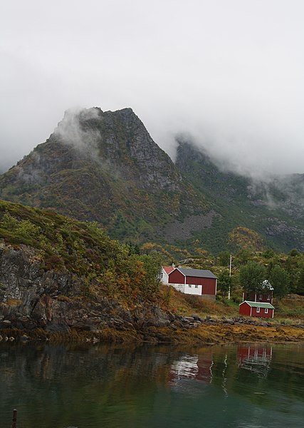 File:Kabelvåg, Norway - panoramio.jpg