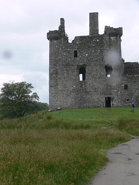 File:Kilchurn Castle (Scotland) 06.JPG