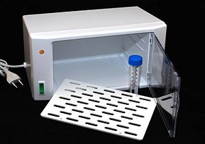 Jednostavan inkubator za male laboratorije.