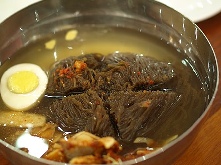Fail:Korean_cuisine-Naengmyeon-02.jpg