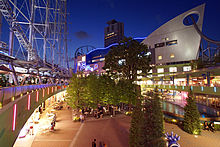 Unterhaltungsviertel Tokyo Dome City im Tokioter Bezirk Bunkyō, in dem Konzerte und Sportveranstaltungen ausgetragen werden