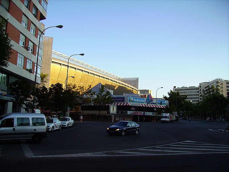 File:La Esquina del Bernabeu - panoramio.jpg