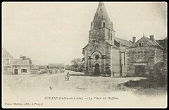 POUZAY (Indre-et-Loire), la place de l'église