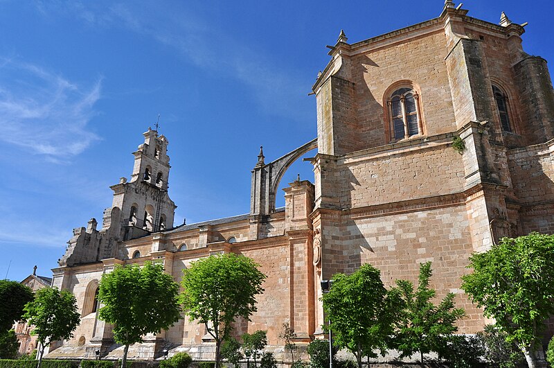 File:La Vid-Monasterio de Santa Maria de La Vid - 003 (36343574560).jpg