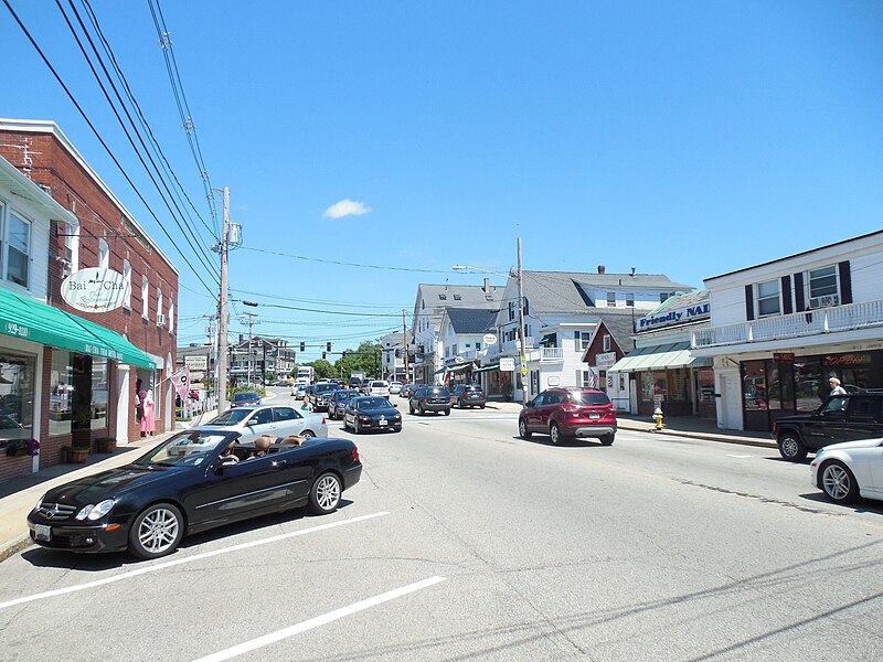 File:Lafayette Road, Hampton NH.jpg