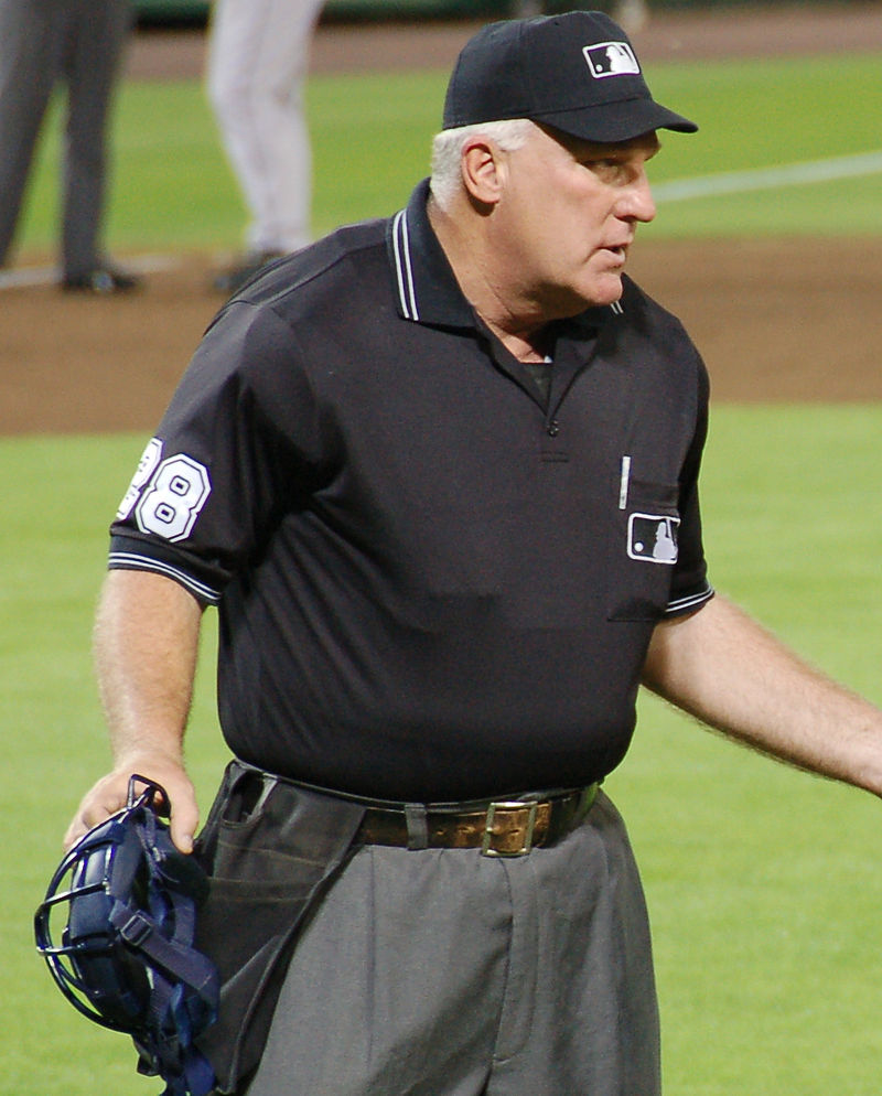 Umpire (baseball) - Wikipedia