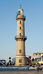 Leuchtturm Warnemünde 2012.jpg