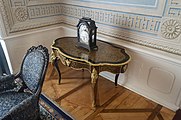 Zámek Litomyšl - interiér, stůl s boulleho marketerií z 19. století