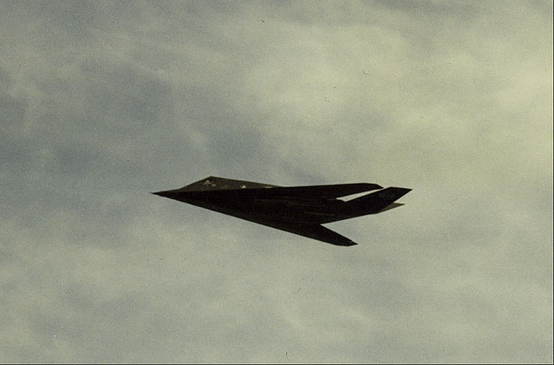 File:Lockheed F-117A fly-by (5092278939).jpg