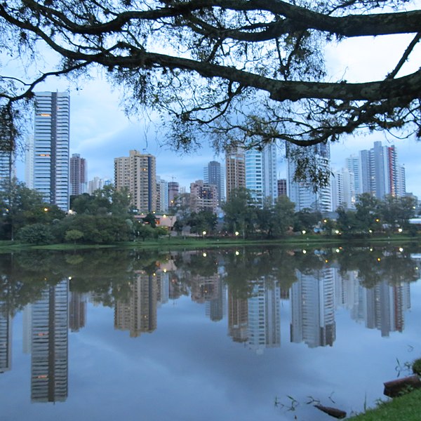 File:Londrina - Reflexos - panoramio.jpg