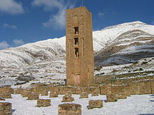 Photo de la Kalâa des Beni Hammad avec son minaret.