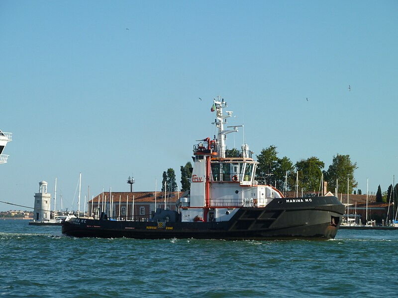 File:Marina M C Tug.JPG