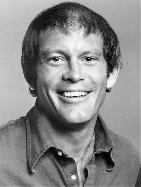 Max Gail, Outstanding Supporting Actor in a Drama Series winner.