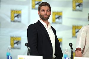 Mike Vogel SDCC 2014.jpg