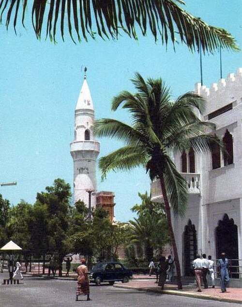 An avenue in downtown Mogadishu in 1963.