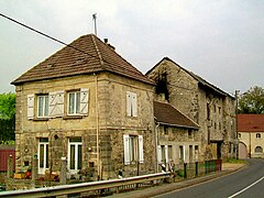 Moulin de Pontarmé, à l'entrée sud du hameau sur la RD 924a.