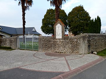 Le monument aux morts.