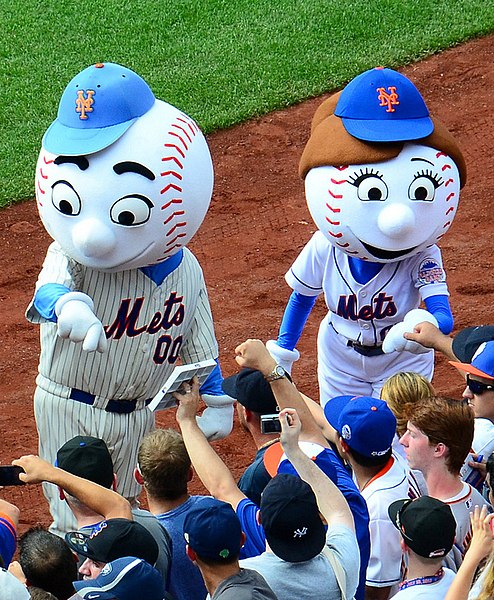 File:Mr-met-mrs-met.jpg