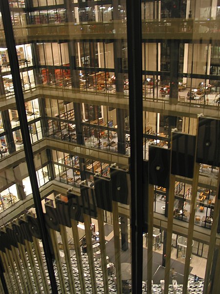 Tập_tin:NYU's_Bobst_library-2.jpg