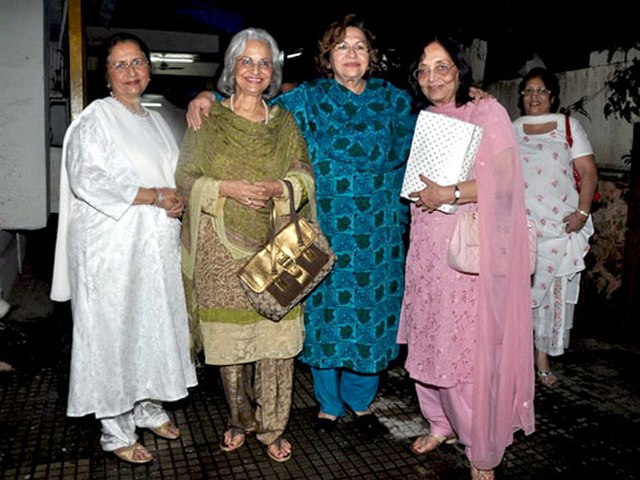 Sadhana (first from right) with Helen, Waheeda Rehman and Nanda in 2010