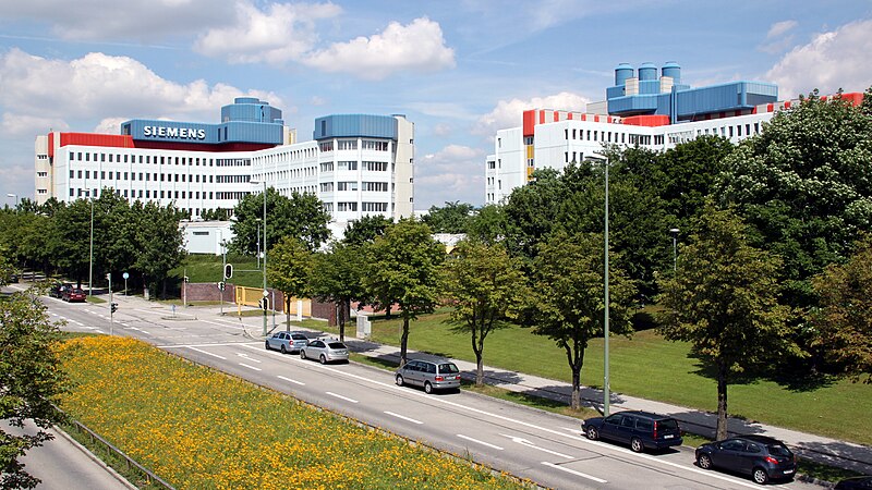 File:Neuperlach-Süd Siemens.jpg