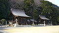 左手から八幡神社、竈社・塞社、松尾神社・稲荷社・地主社、厳島社・艮社、渡守社、護国社