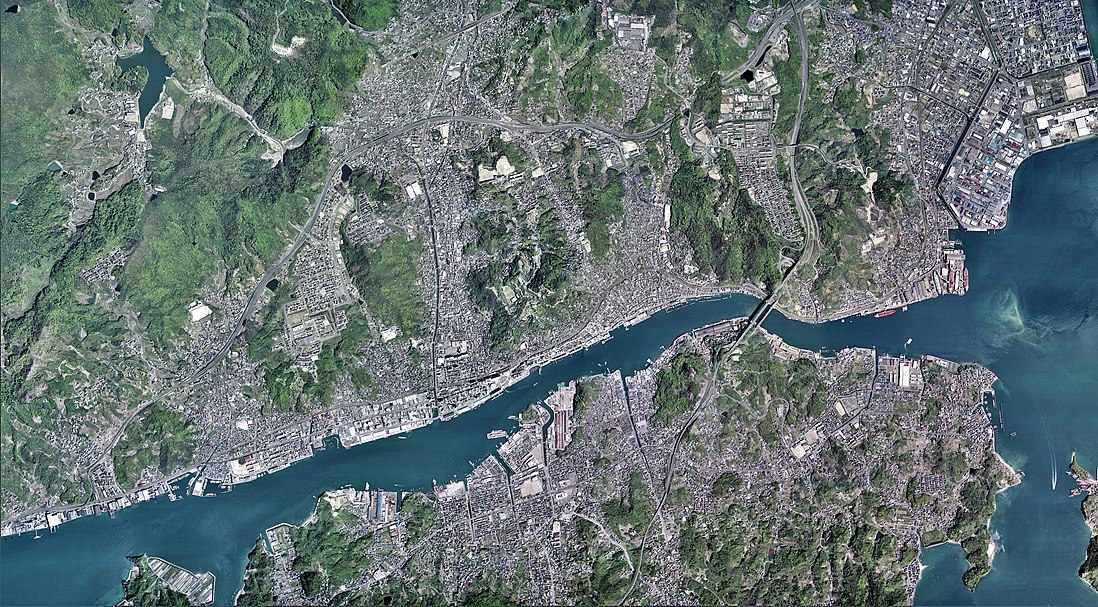 2010年国土交通省 国土地理院 地図・空中写真閲覧サービスの空中写真を基に作成。