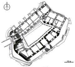 План замка. Замок Пернштейн планировка. Замок план замка. За́мок план. План замочка.
