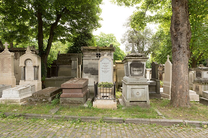 File:Père-Lachaise - Division 58 - Chemin Hautoy 05.jpg