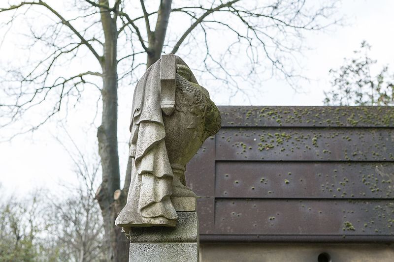 File:Père-Lachaise - Division 95 - Gaucherot-Morelle 07.jpg