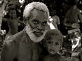 סב ונכדו בפפואה גינאה החדשה
