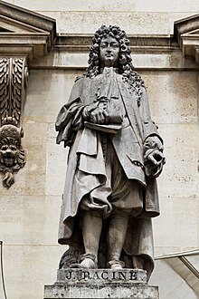 Statue de Racine sur la façade du Louvre