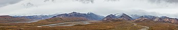 Panorâmica do Parque Nacional e Reserva de Denali visto do centro de visitantes Eilson, Alasca, Estados Unidos (definição 21 761 × 3 724)