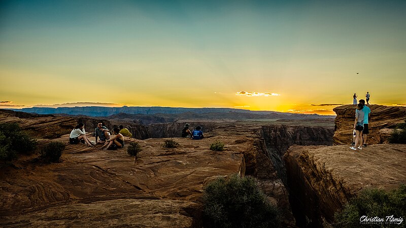 File:People Relaxing At Horseshoe Bend (245316991).jpeg