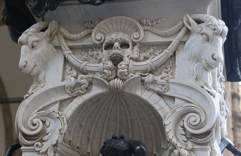 File:Perseus, Benvenuto Cellini, Loggia dei Lanzi Florenz-10.jpg