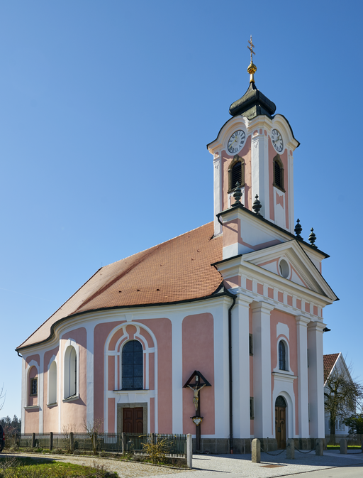 Pfarrkirche Heilige Dreifaltigkeit Passauer Straße 23 Neuburg am Inn-1