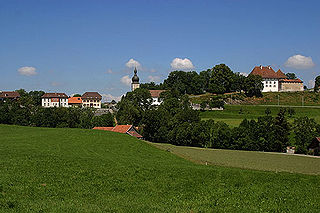 <span class="mw-page-title-main">Vaulruz</span> Municipality in Fribourg, Switzerland