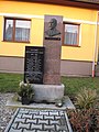 Čeština: Pomník v Plchově. Okres Kladno, Česká republika.