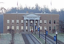 Pleasants County Courthouse.jpg