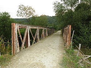 Podul metalic din Berbești